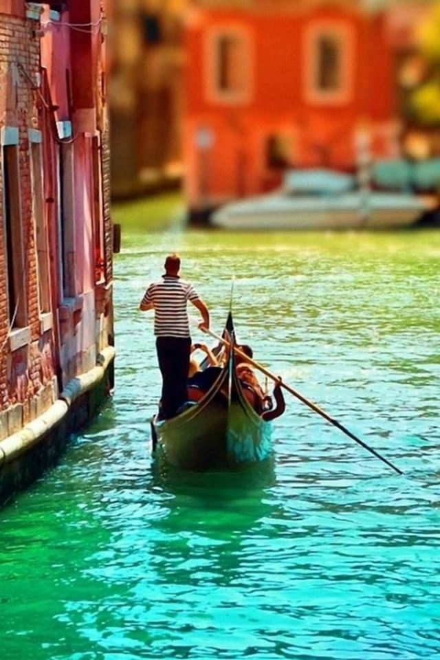 640x960 Venice Water City Architecture River Boat - architecture iPhone 4s Wallpaper