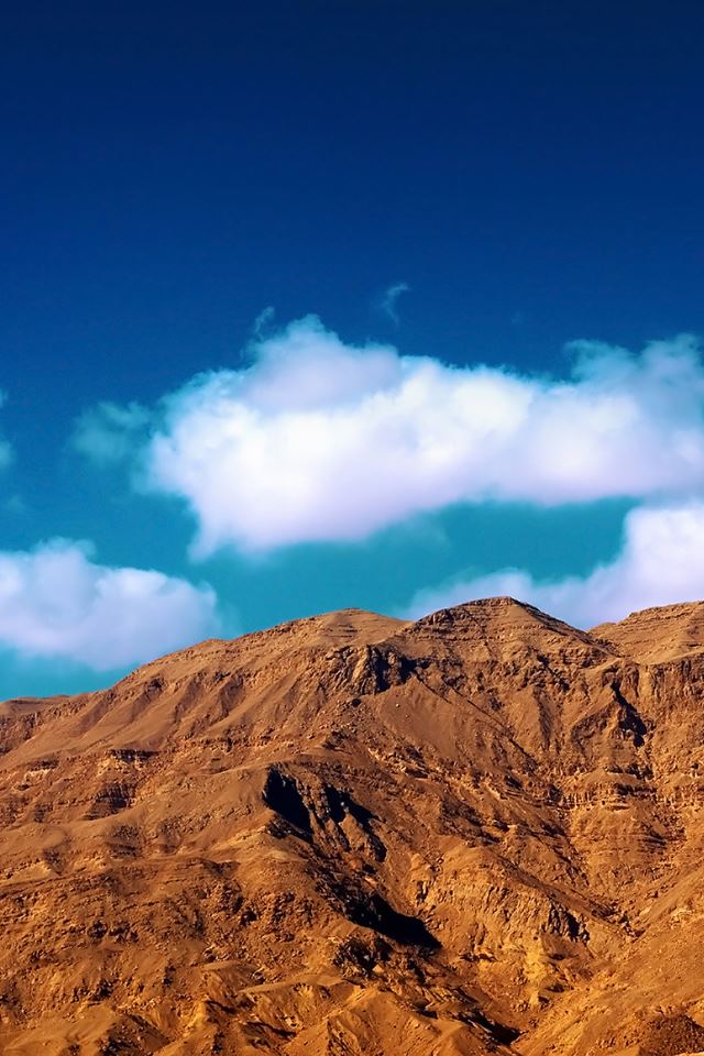 640x960 Rocky Hills -  iPhone 4s Wallpaper