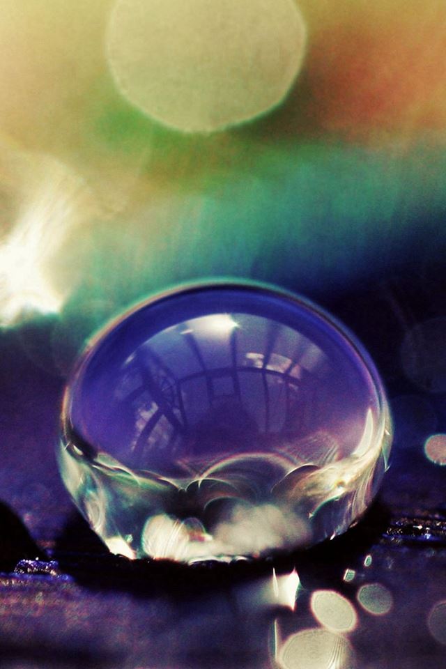 640x960 Macro Purple Water Drop Bokeh - flare iPhone 4s Wallpaper