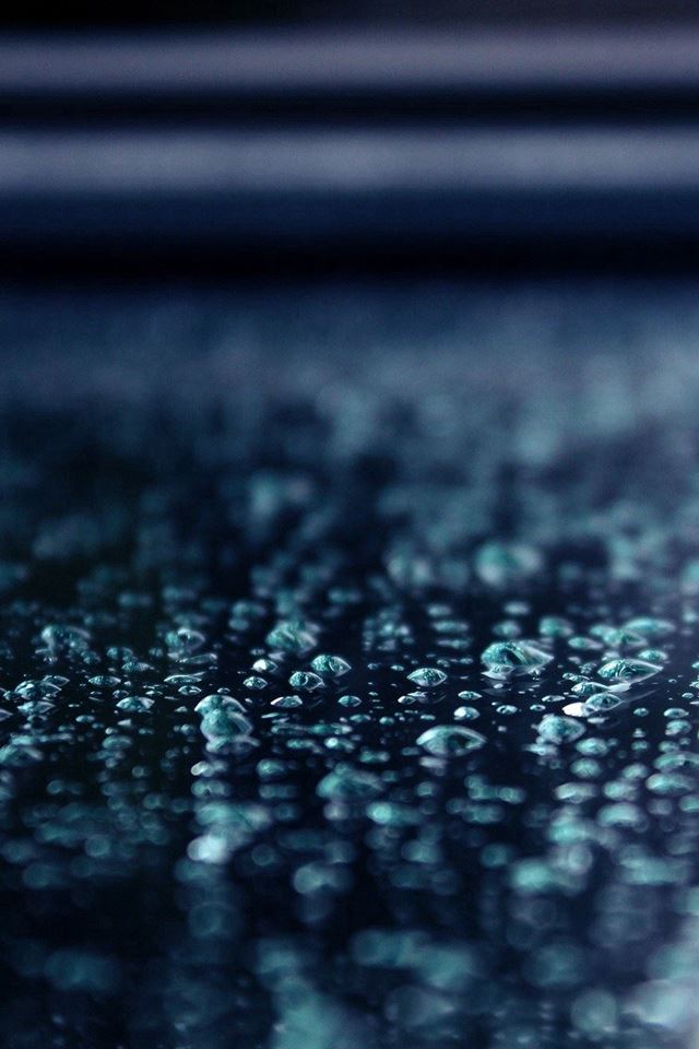640x960 Macro Water Drops Blue Surface - flare iPhone 4s Wallpaper
