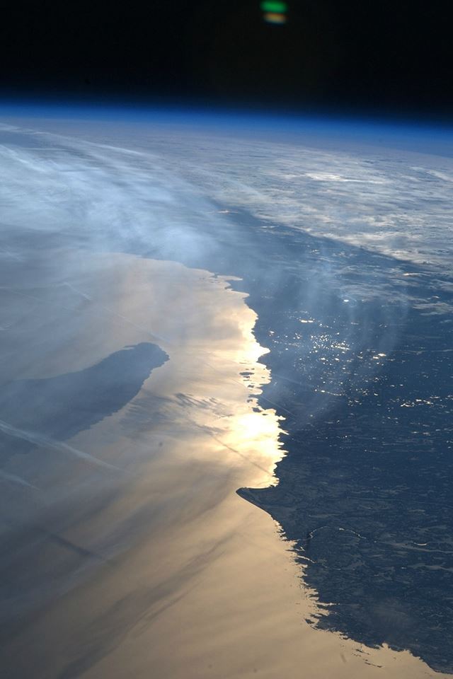 Earth Space View Shine Nature Sun iPhone 4s wallpaper 