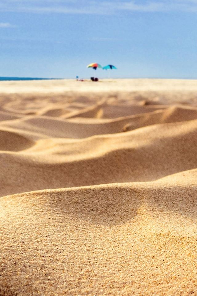 640x960 Beach Sand Closeup Holiday - holiday iPhone 4s Wallpaper