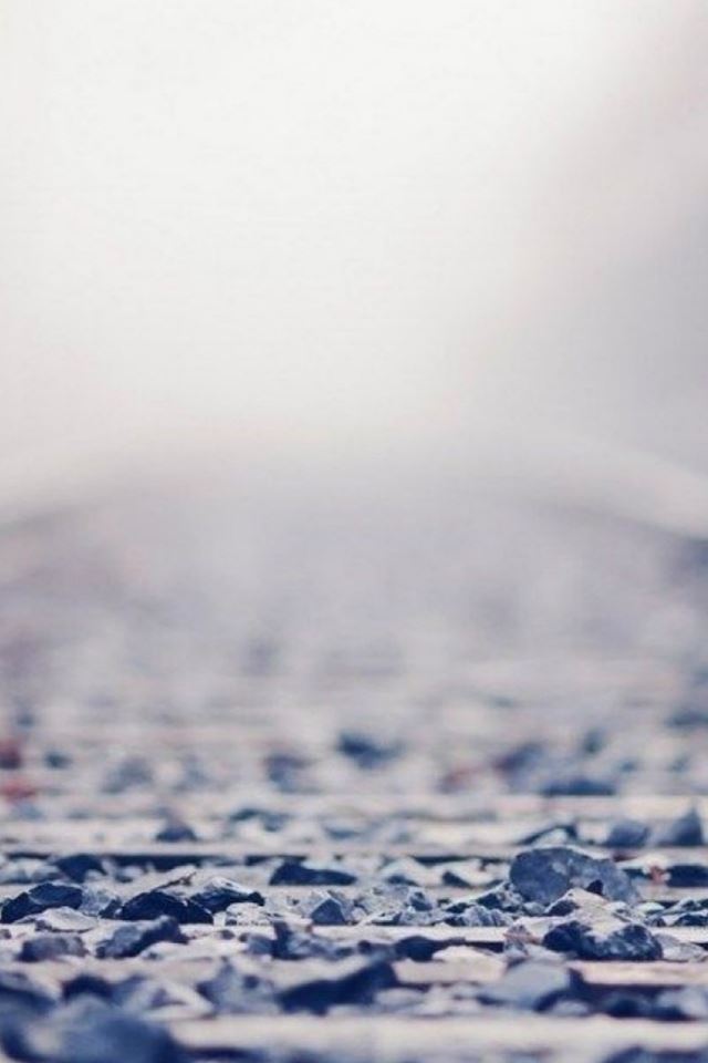640x960 Chaos Rock Railway Bokeh Blur - railway iPhone 4s Wallpaper