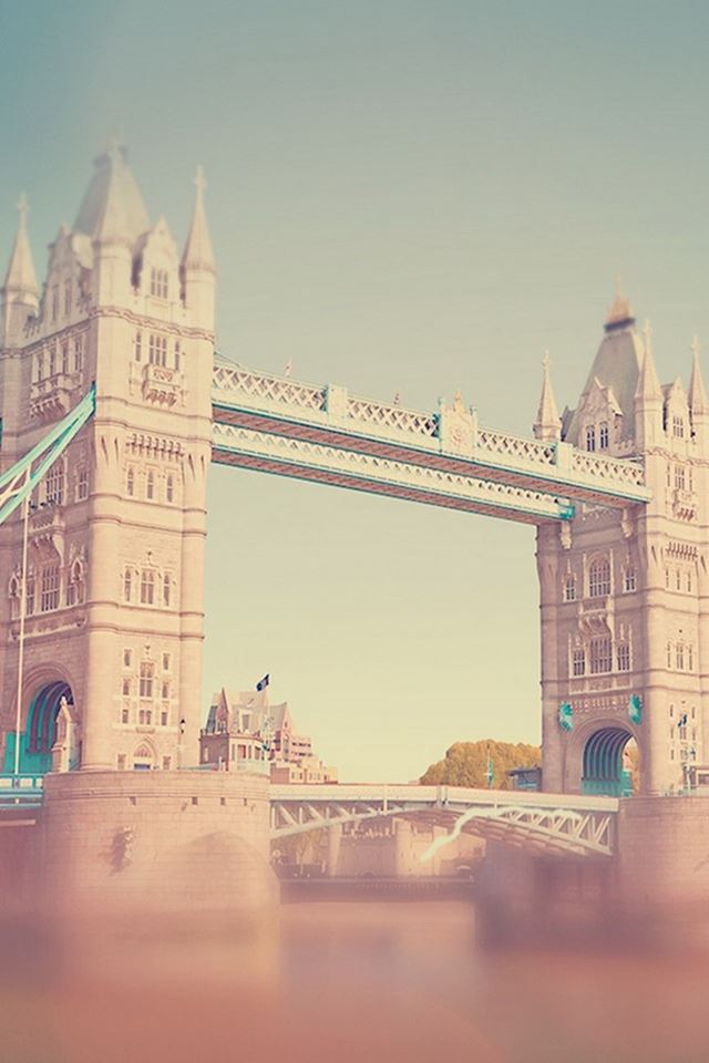 640x960 England Tower Bridge Bokeh - architecture iPhone 4s Wallpaper