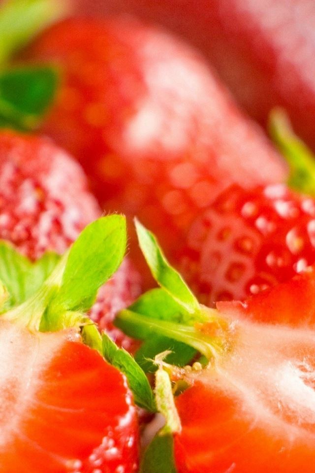 640x960 Strawberries Berries Sweet -  iPhone 4s Wallpaper