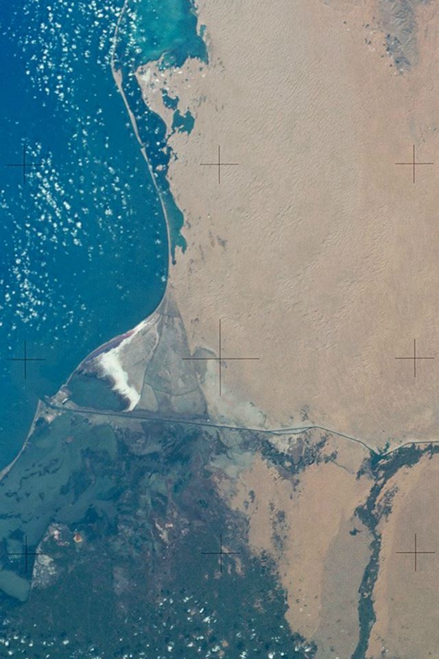 640x960 Home Earth Skyview Nature Blue Sea - earth iPhone 4s Wallpaper