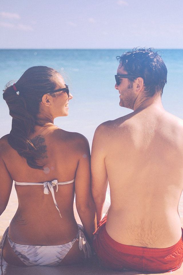 640x960 Sea Man Beach Girl Vacation Nature Flare - lover iPhone 4s Wallpaper