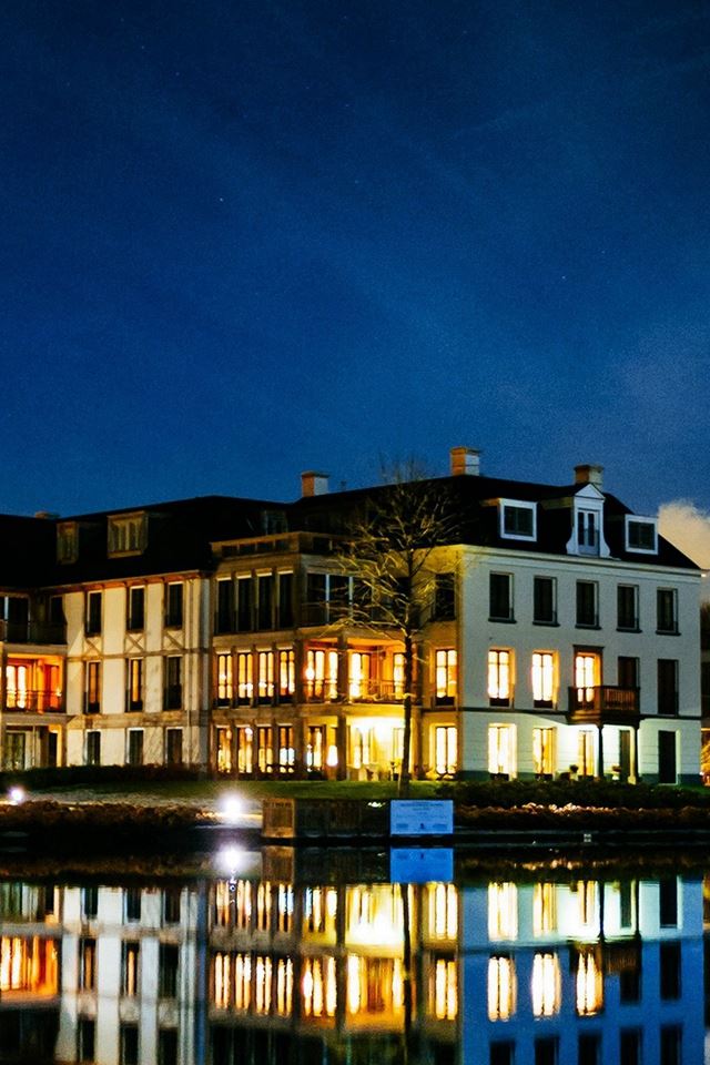 640x960 House Night Happy Town Sky -  iPhone 4s Wallpaper
