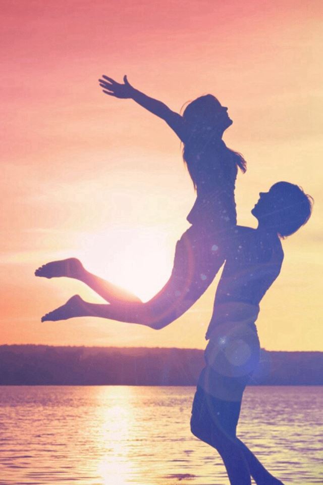 640x960 Sunset Couple Lovers Romantic - flare iPhone 4s Wallpaper