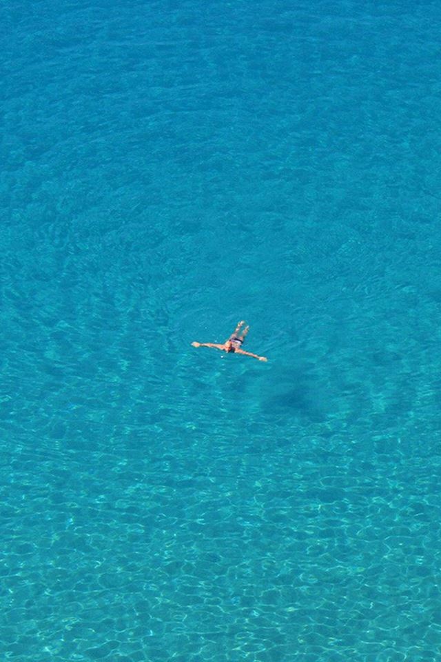 640x960 Ocean Sea Blue Swim Vacation Simple - swimming iPhone 4s Wallpaper