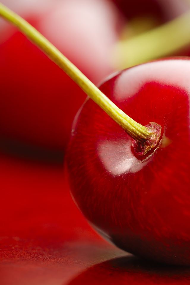 640x960 Red Cherry -  iPhone 4s Wallpaper