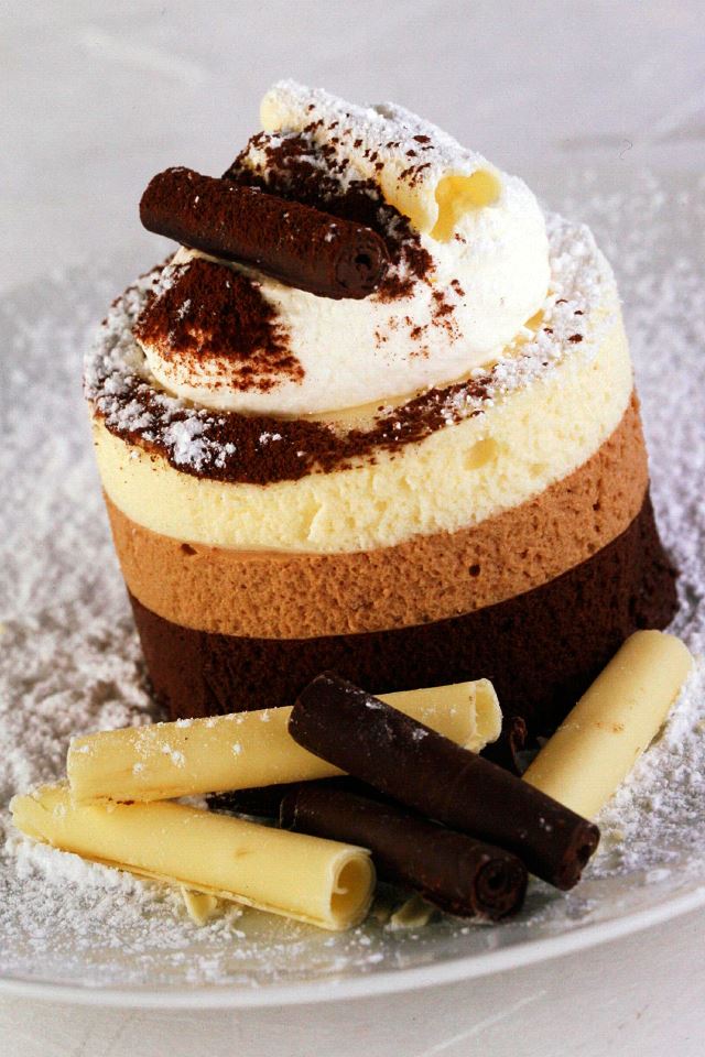 640x960 Tiramisu Cake - brown iPhone 4s Wallpaper