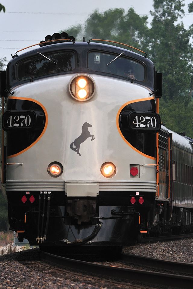 640x960 Incoming Train - train iPhone 4s Wallpaper