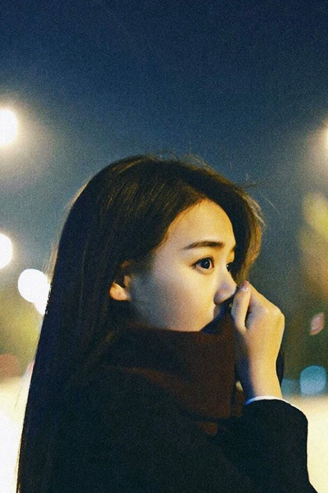 640x960 Star Celebrity Face Beside - flare iPhone 4s Wallpaper