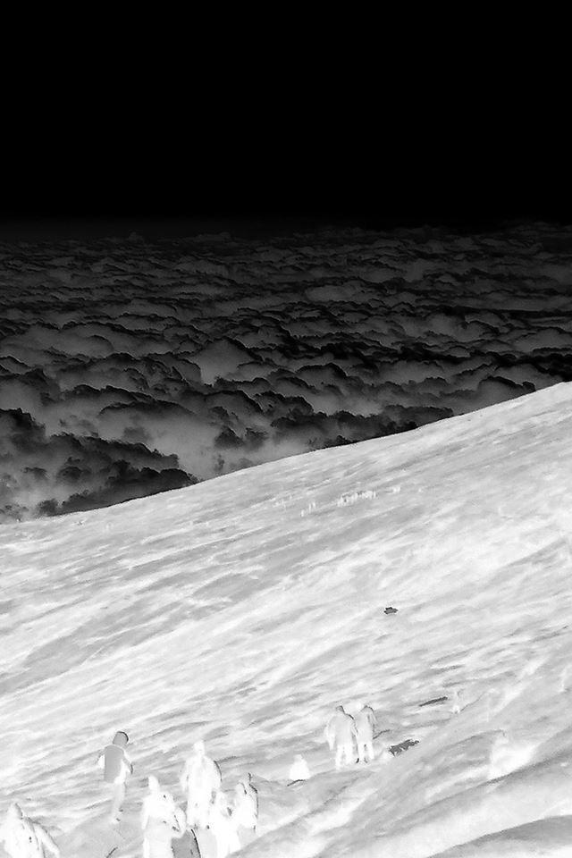 640x960 Mountain Sky Sunny Day Cloud Climbing Invert -  iPhone 4s Wallpaper