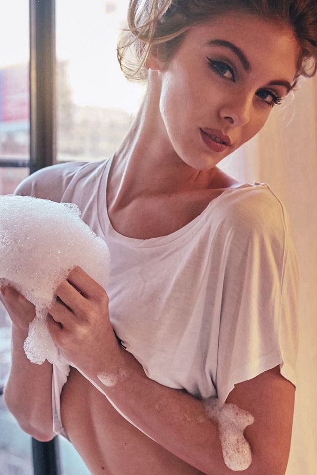 640x960 Camela Rose Hot Shower Girl - hot iPhone 4s Wallpaper