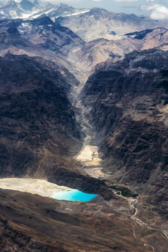 639x960 Rocky Mountain River Nature Summer - bright iPhone 4s Wallpaper