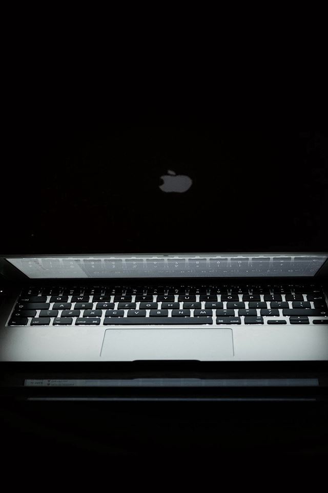 640x960 Apple Dark Macbook Notebook Art Illustration - logo iPhone 4s Wallpaper