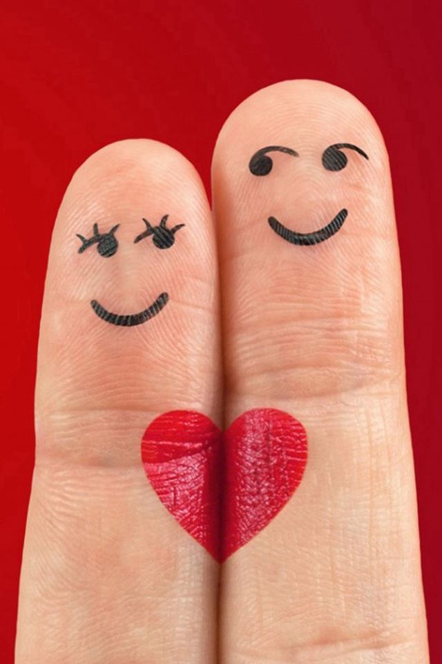 640x960 Lovely Love Heart Shaped Fingers Couple - cute iPhone 4s Wallpaper