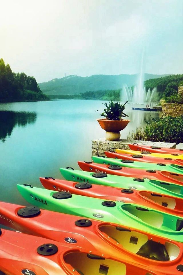 640x960 Summer Canoeing In Place Calm River Bank -  iPhone 4s Wallpaper