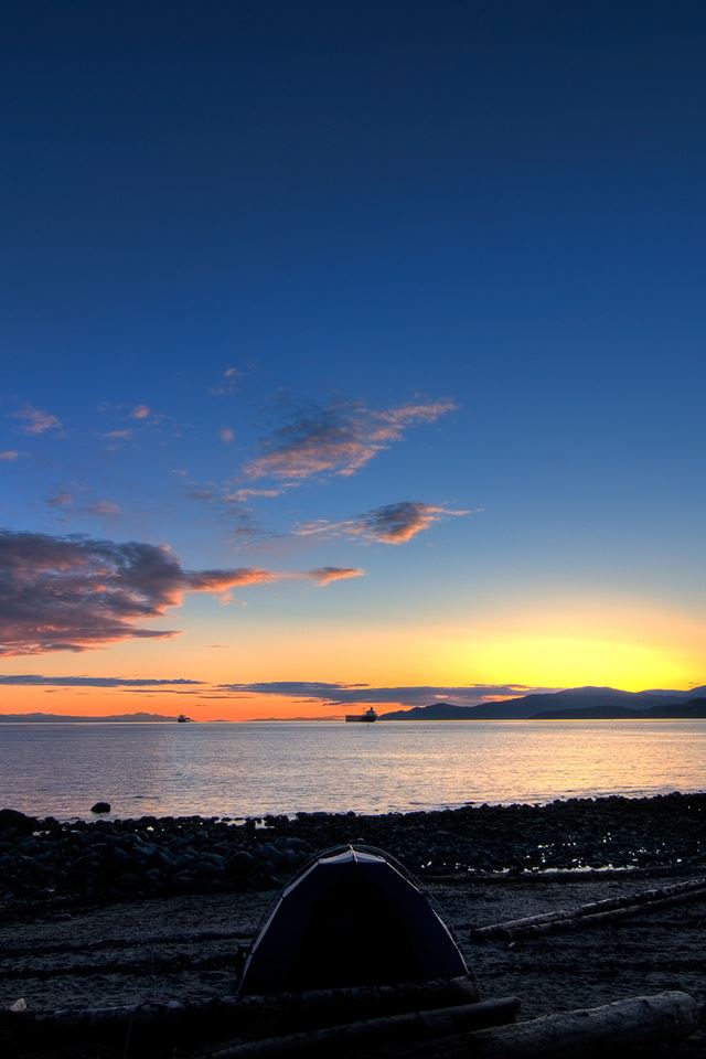 640x960 Sunrise Beach -  iPhone 4s Wallpaper