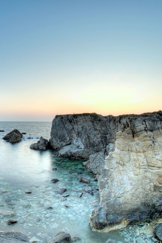 640x960 Beautiful Cliffs - sea iPhone 4s Wallpaper