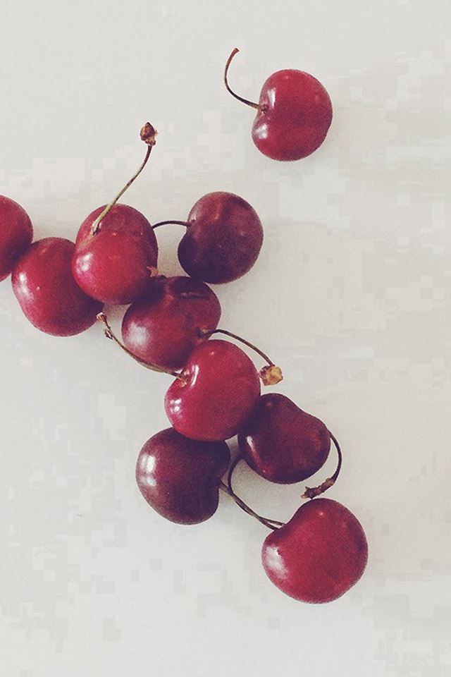 640x960 Cherry Red Paula Borowska Fruit Nature -  iPhone 4s Wallpaper