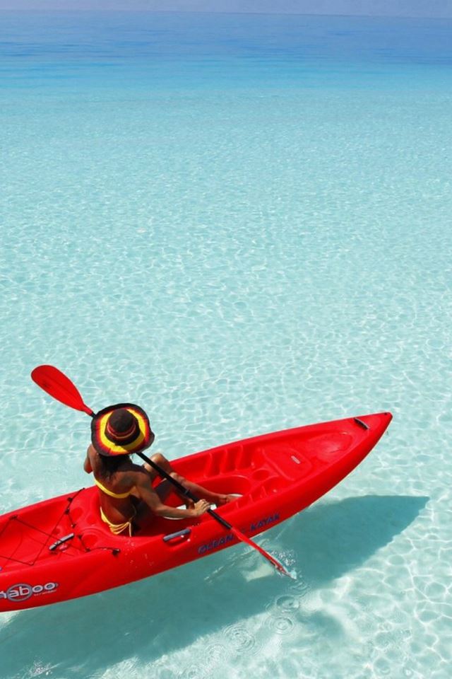 Canoeing Shadow Clear Ocean Endless Skyline Sea iPhone 4s wallpaper 