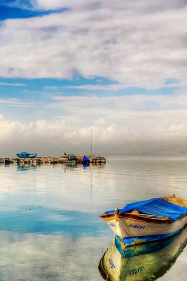 640x960 Fairy Peaceful Clear Lake Reflection Boat Parking - fairy iPhone 4s Wallpaper