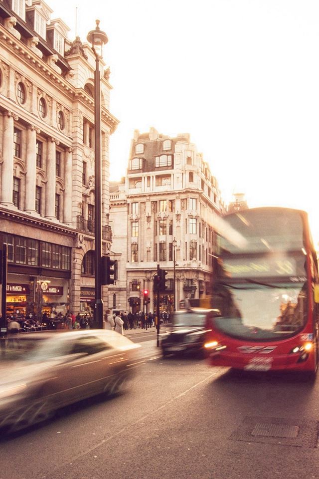 640x960 London City Street People Winter Flare -  iPhone 4s Wallpaper