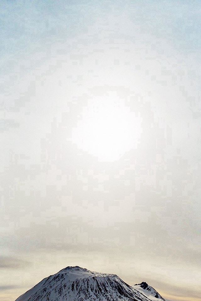 640x960 Mountain Wonderful Snow Winter Halo Sky White -  iPhone 4s Wallpaper