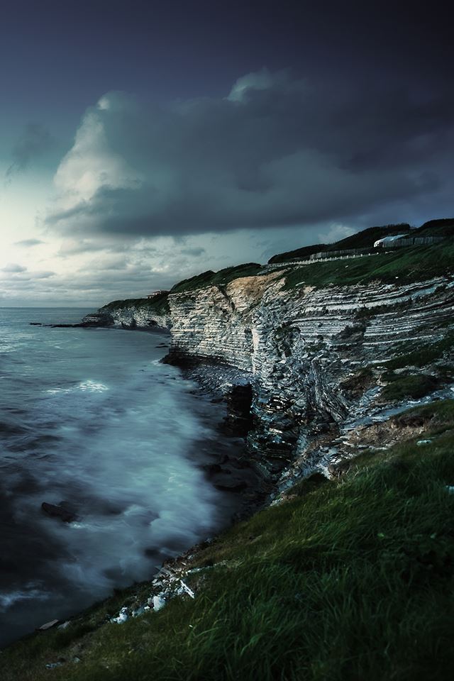 640x960 Dark Shoreline - dark (black) iPhone 4s Wallpaper