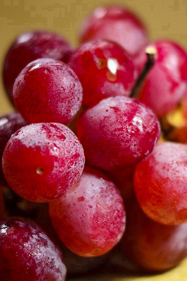 640x960 Grape Fruit Red Nature - grape iPhone 4s Wallpaper