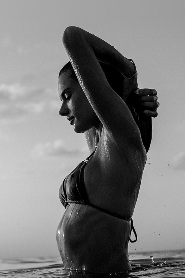 640x960 Bokeh Victoria Secret Swim Summer Model - bokeh iPhone 4s Wallpaper