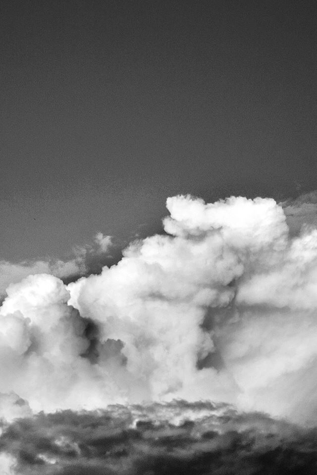 640x960 Sky Cloud Summer Blue Sunny Shiny Nature Bw Dark -  iPhone 4s Wallpaper