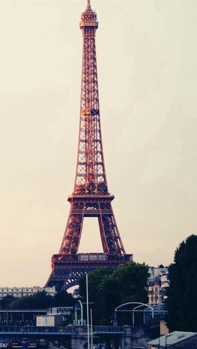 744x1216 Day Of The French Language International Day Of La Francophonie France Paris - orange iPhone 4s Wallpaper