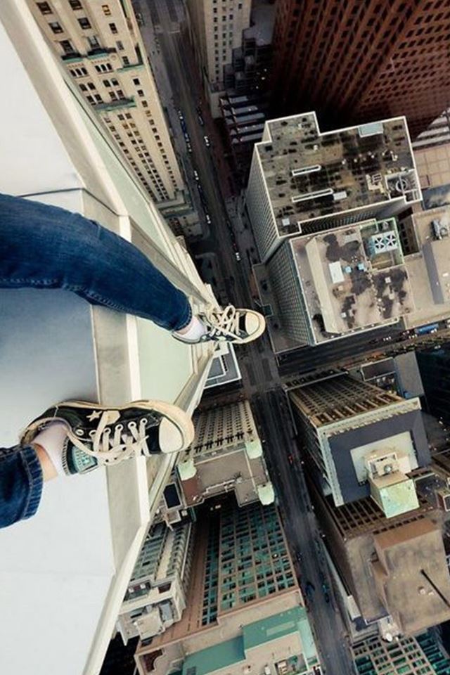 640x960 Hanging Above New York Feet In Air - new york iPhone 4s Wallpaper