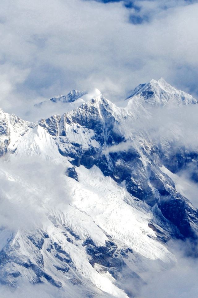 640x960 Mountains Clouds Sky Tops -  iPhone 4s Wallpaper