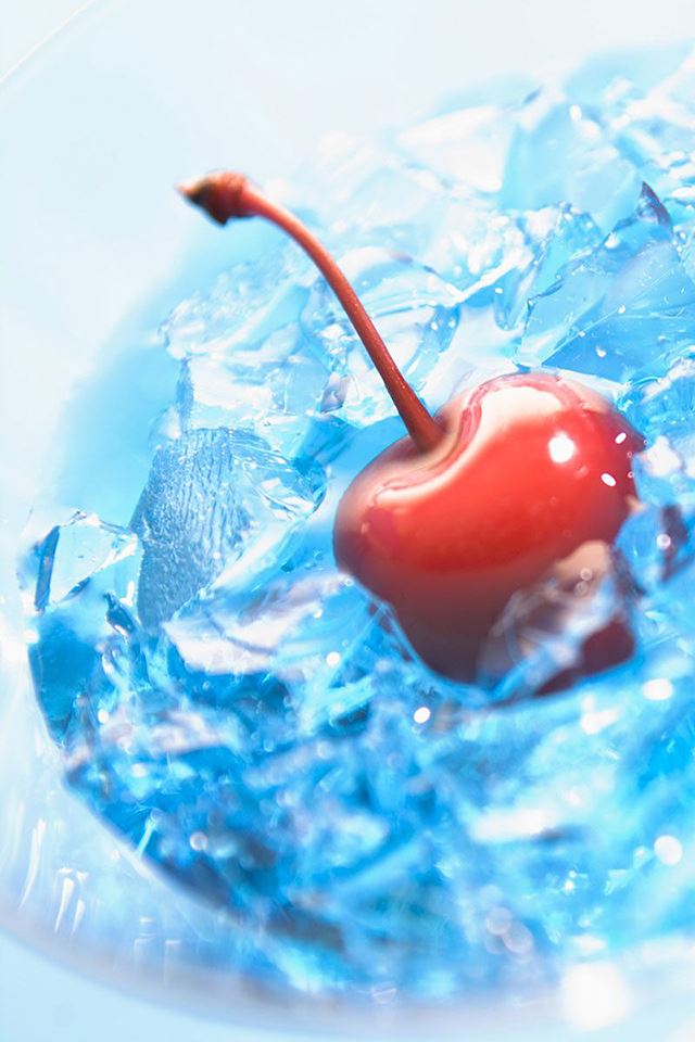640x960 Cherry And Ice - pure iPhone 4s Wallpaper