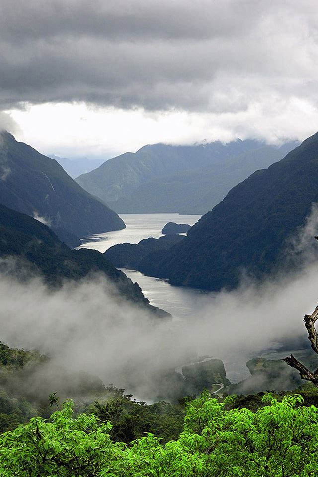 640x960 Foggy Valley - mountains iPhone 4s Wallpaper