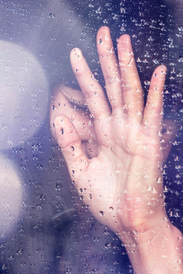640x960 Gril smail -  iPhone 4s Wallpaper