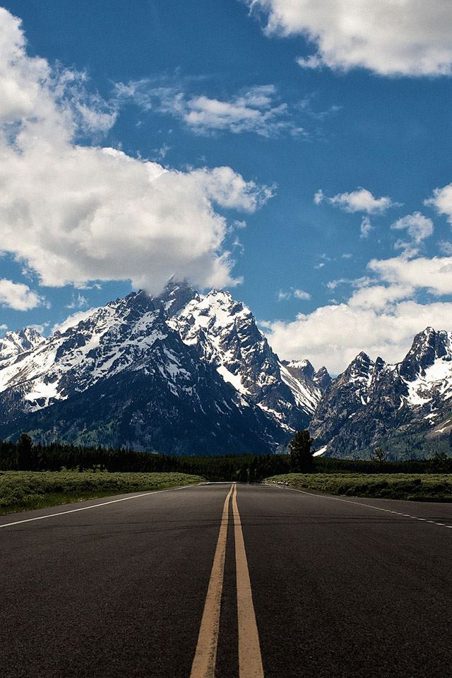 640x960 Snow mountain highway - black iPhone 4s Wallpaper