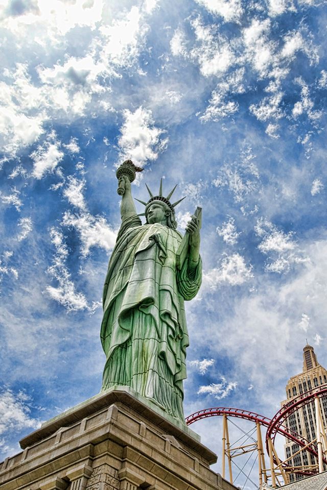 640x960 Statue of Liberty Vegas - usa iPhone 4s Wallpaper