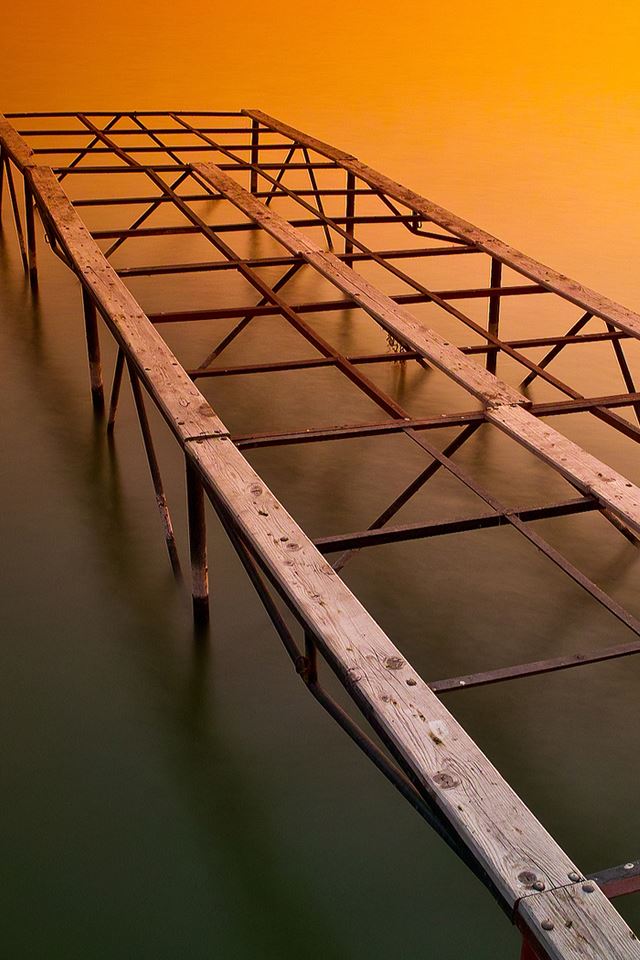 640x960 Building a Dock - sunset iPhone 4s Wallpaper