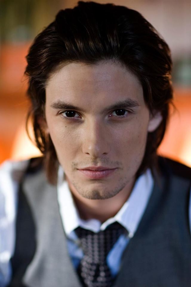 640x960 Ben Barnes - men iPhone 4s Wallpaper