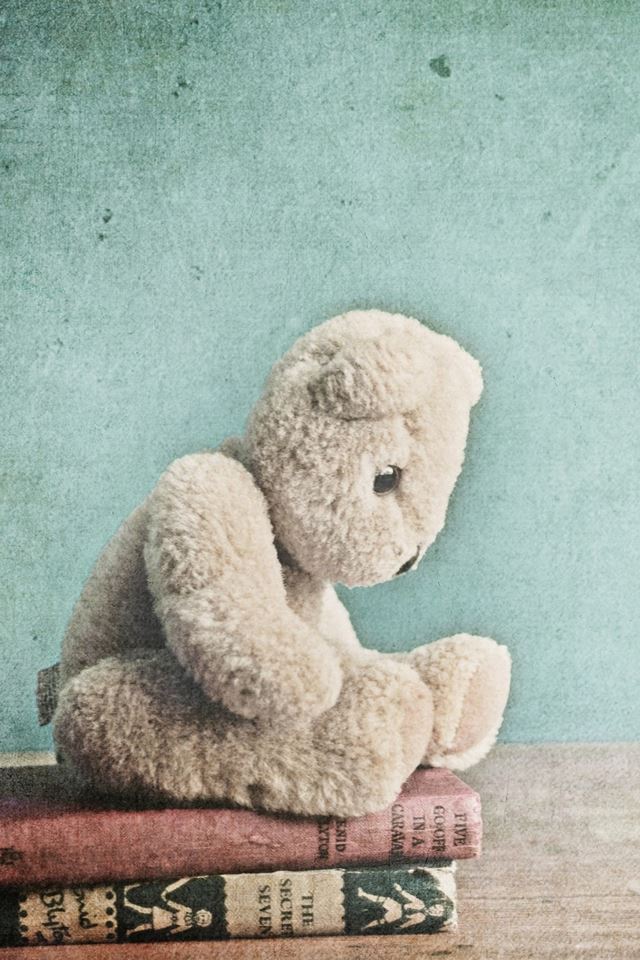 640x960 Bear Doll - lovely iPhone 4s Wallpaper