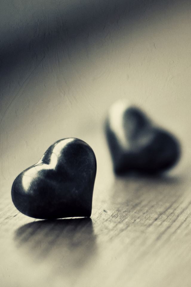 640x960 Love Hurts a Lot - brown iPhone 4s Wallpaper
