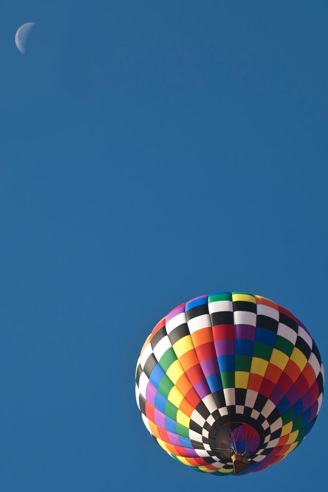640x960 The desire of the hot air balloon -  iPhone 4s Wallpaper