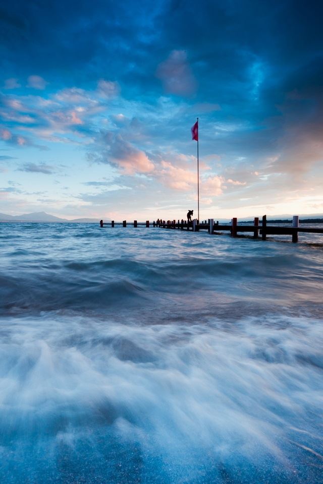 640x960 Blue Waves -  iPhone 4s Wallpaper