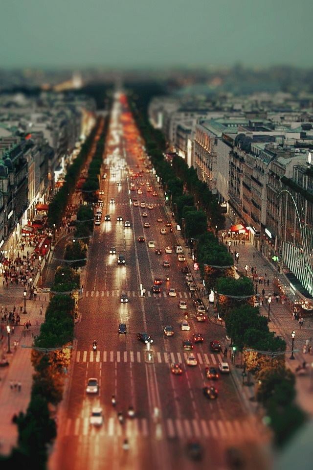 640x960 The Avenue des Champs Elysees -  iPhone 4s Wallpaper